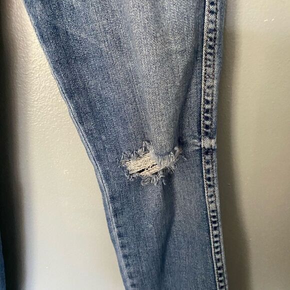 Guess distressed medium light wash skinny jeans 25 - Picture 2 of 8